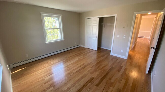 Building Photo - 312 Plaza Dr