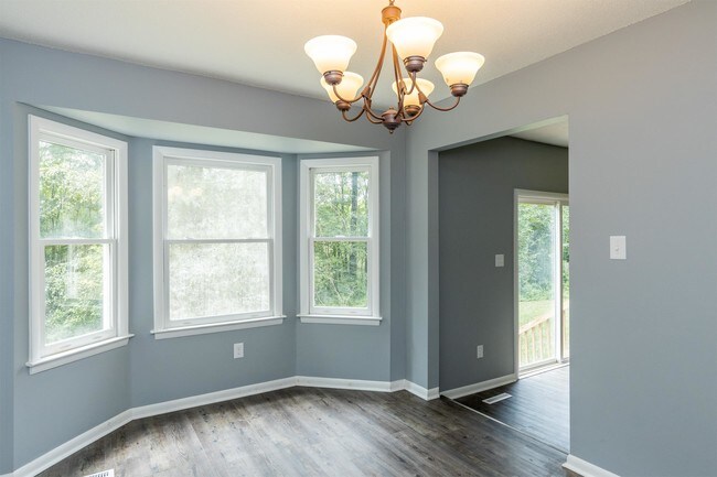 Building Photo - 104 Greenwood Cir