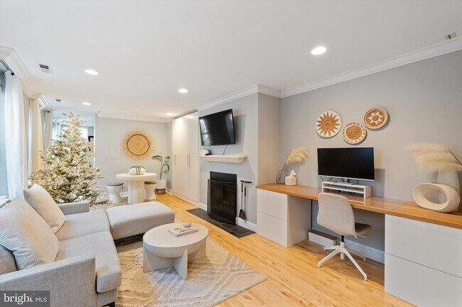 Building Photo - 1719-21 Wallace St