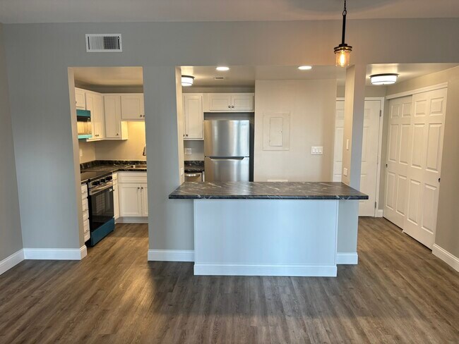 Building Photo - 5316 Pershing Ave
