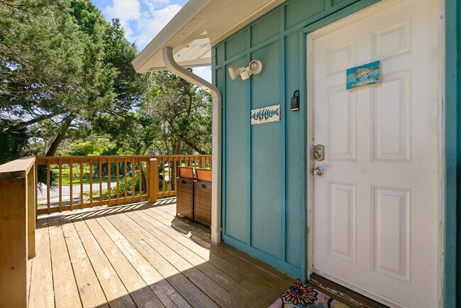 Building Photo - 152 Manresa Rd