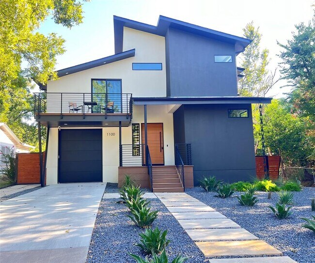 Building Photo - 1100 Romeria Dr