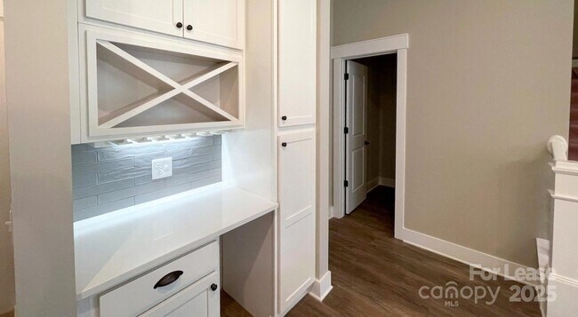 Building Photo - 17014 Fairmount Way