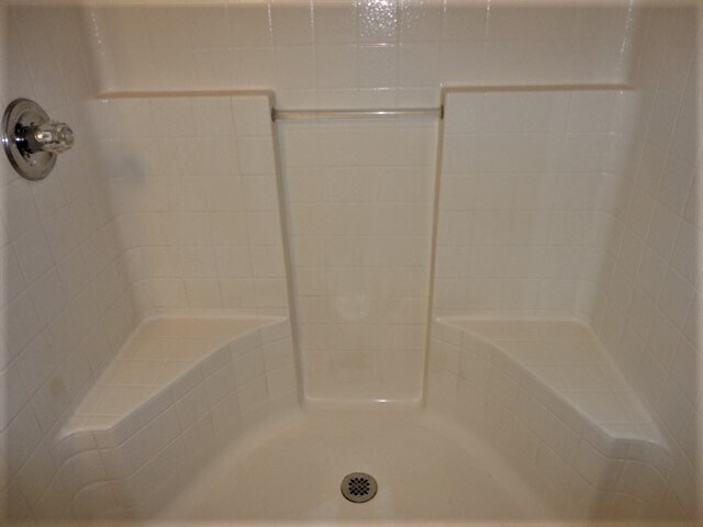 Building Photo - 403 Pine Pointe Ct