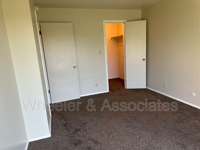 Building Photo - 242 W 4850 S