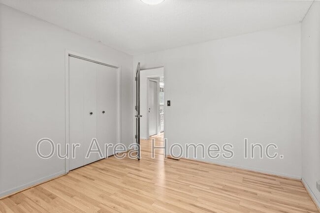 Building Photo - 4850 McAllister Ave NE