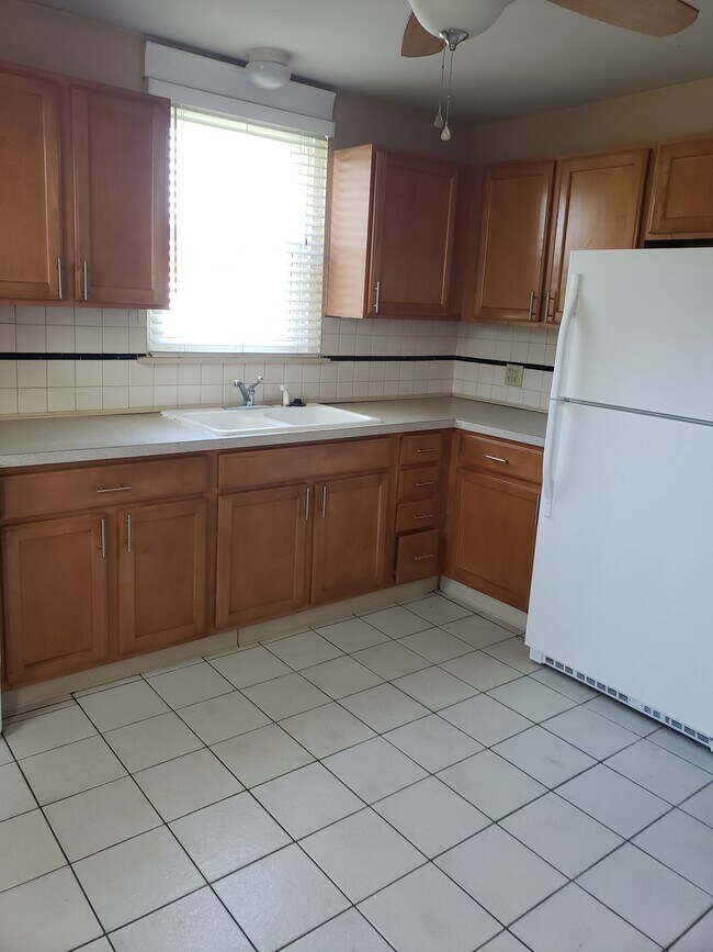 Kitchen - 17 Colton Dr