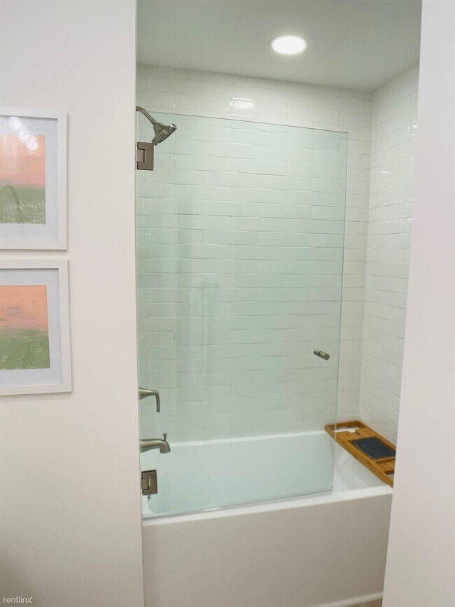 Building Photo - 2 br, 2 bath Duplex - 20 Rose Lane B UPSTAIRS