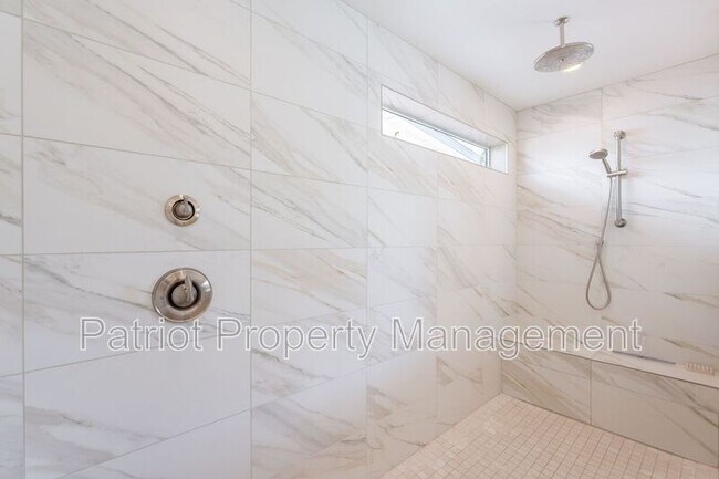 Building Photo - 7024 E Orange Blossom Ln