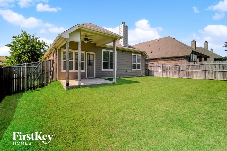 Building Photo - 1521 Toucan Dr