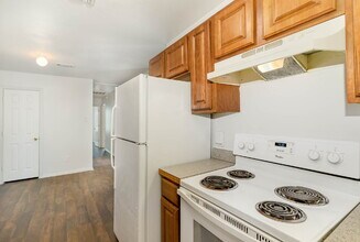 Building Photo - Comfort and Convenience of 3BD/2BA Duplex in Fort Worth!