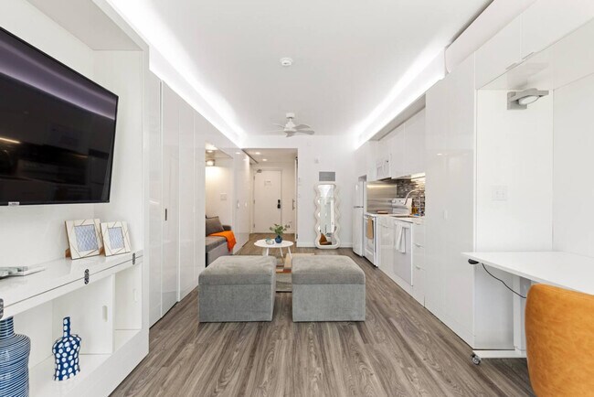 Building Photo - 12607 Larchmere Blvd