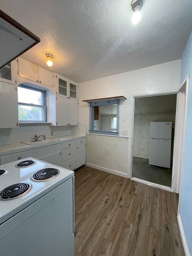 Building Photo - Quaint Single Level Home in New Plymouth