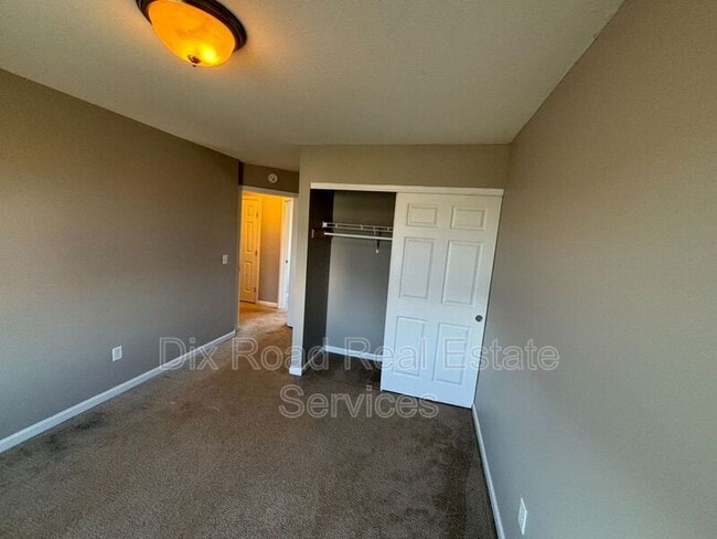 Building Photo - 106 Day Pl