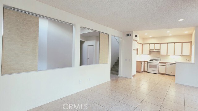 Building Photo - 2117 Los Ranchitos Rd