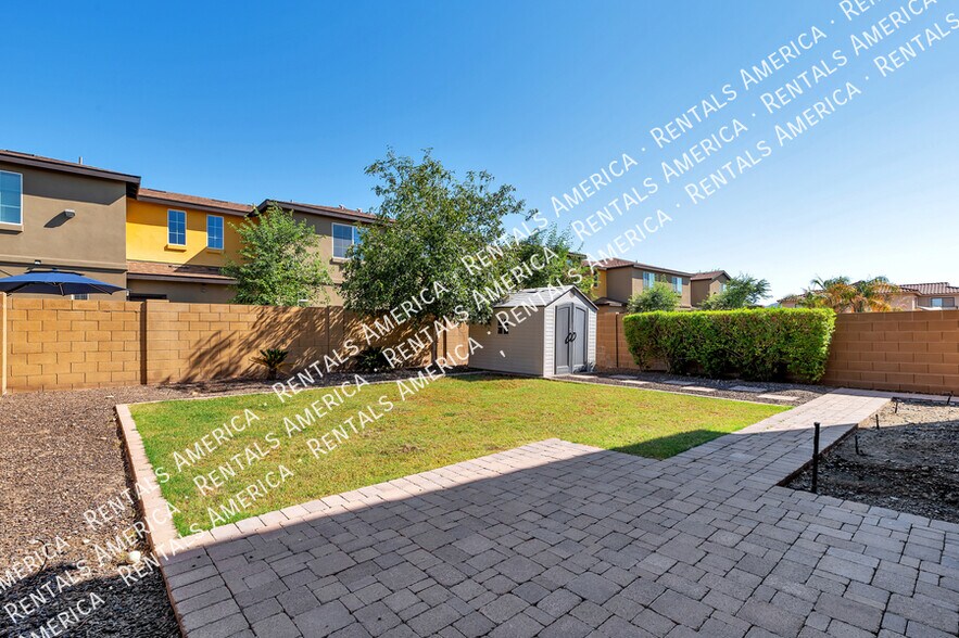Building Photo - 15813 N Dante Dr