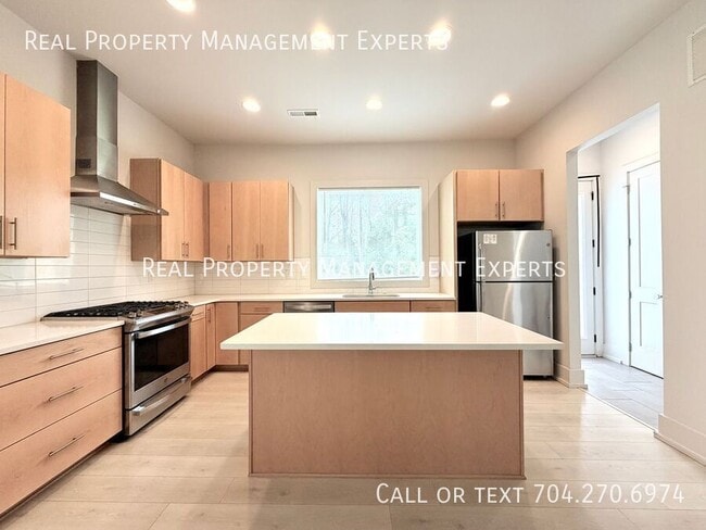 Building Photo - 4115 Merlane Dr