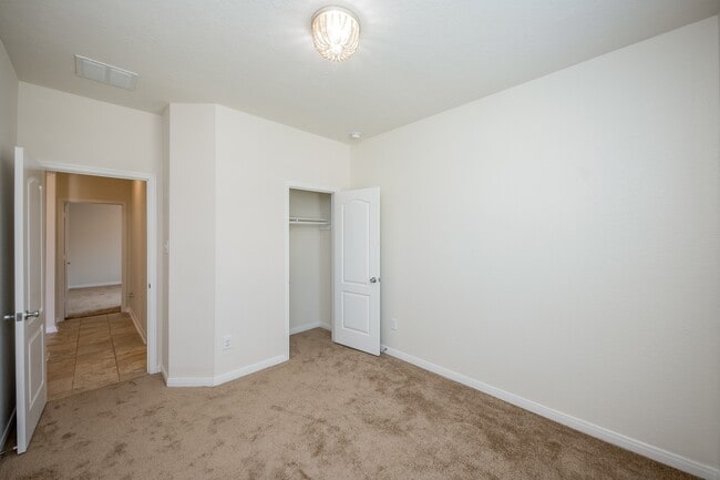 Building Photo - 4614 Westgreen Rdg Rd