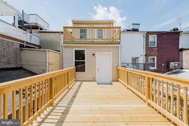 Building Photo - 19 S Ann St