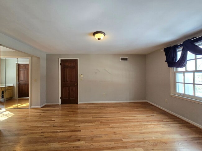 Building Photo - 33811 Hunters Pointe Rd