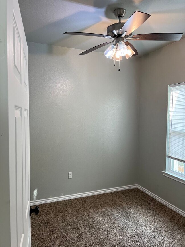 Building Photo - 113 Village N