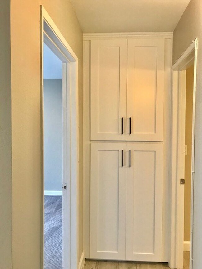 Building Photo - Totally Updated Ocean View 1 bedroom in The Village