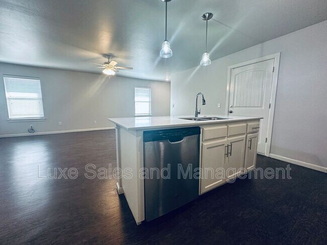 Building Photo - 11412 N Lincoln Blvd