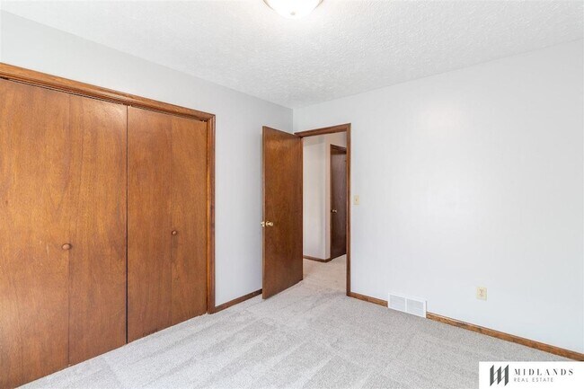 Building Photo - 13302 S 26th Ave