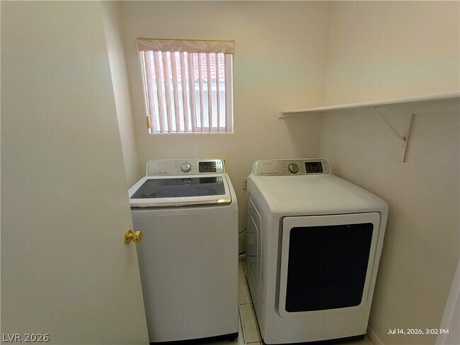 Building Photo - 8525 Titania Ct
