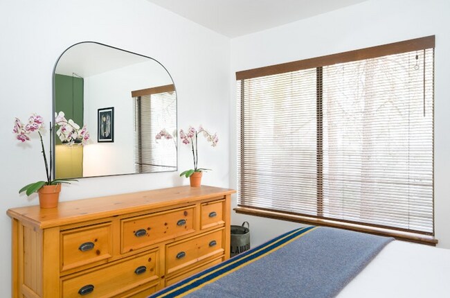 Building Photo - Horizon IV – Fully Furnished 1 Bedroom + Loft Condo | Flexible Lease Terms | Mammoth Lakes