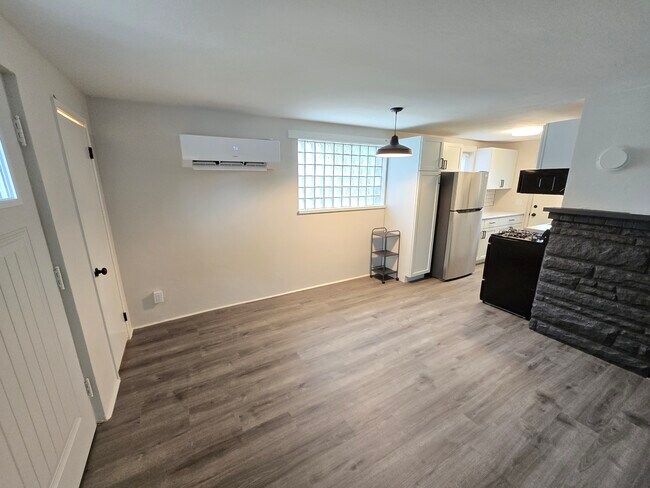 Building Photo - 508 S Main St