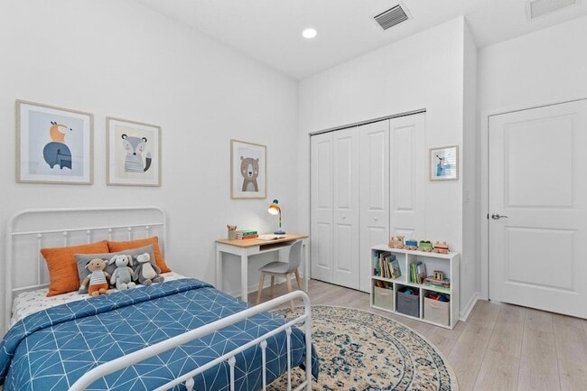 Building Photo - 4404 Longwood Lk Sq