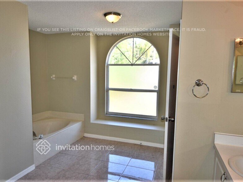 Building Photo - 7964 Glenbrooke Ln