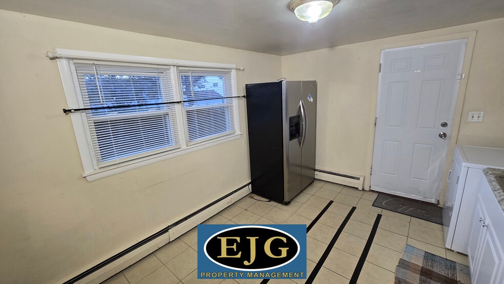 Building Photo - 18 Inglewood Ter