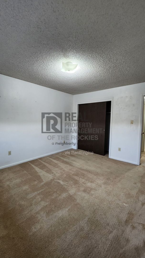 Building Photo - 5301 E 12th St