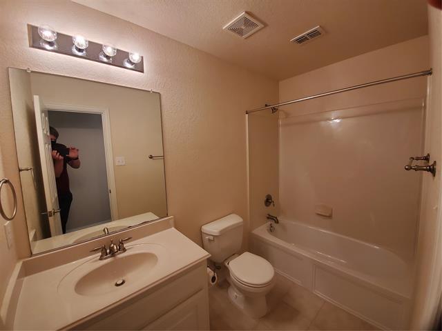 Building Photo - 12113 Durango Root Dr