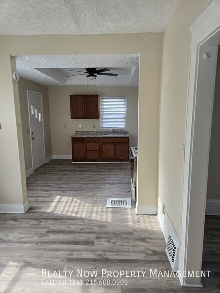 Building Photo - 2086 W 81st St