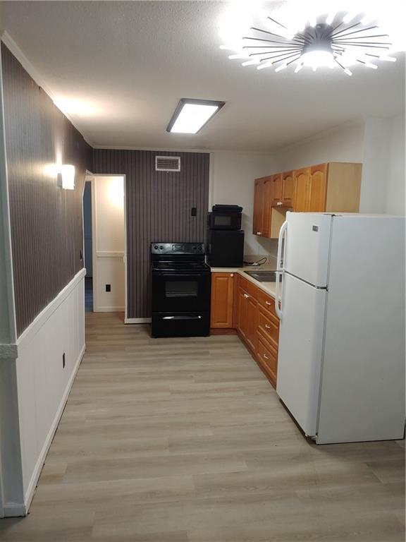 Building Photo - 1450 Shadowbrook Dr