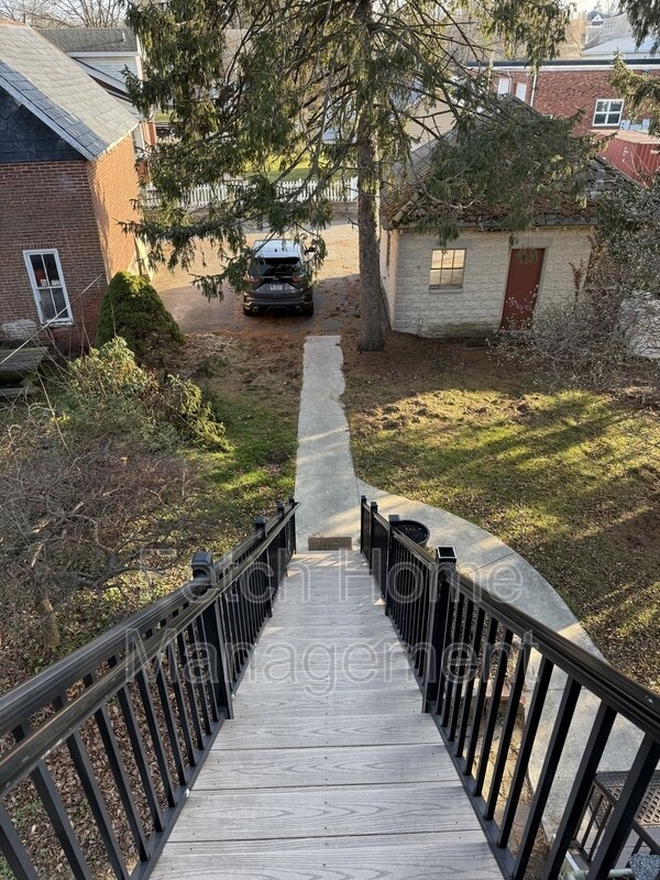 Building Photo - 125 E State St