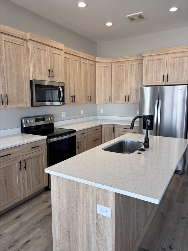 Building Photo - 187 Heaton Ln