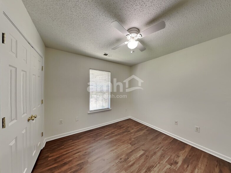 Building Photo - 155 Mott Rd