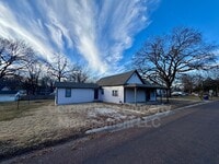 Building Photo - 1307 Elm St