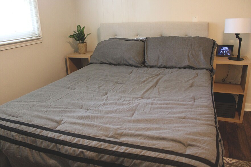 Building Photo - 2529 Napier Ave