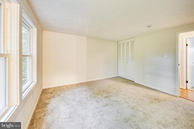 Building Photo - 6307 Willow Way