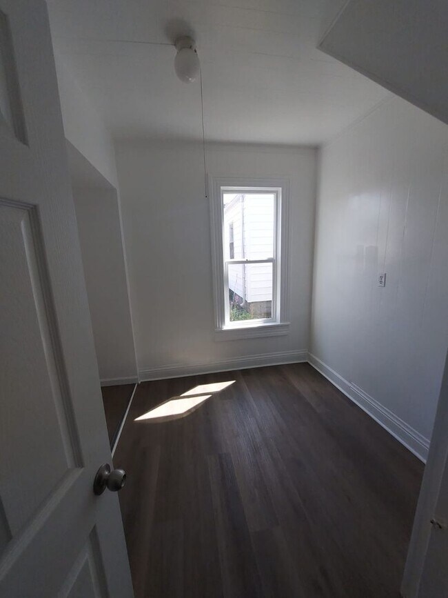 Building Photo - Charming Tacoma Home on a Peaceful Corner Lot!