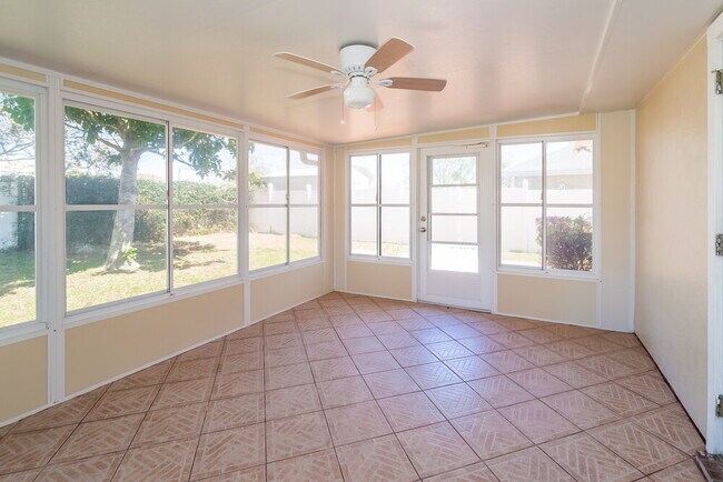 Building Photo - 3748 Arava Dr