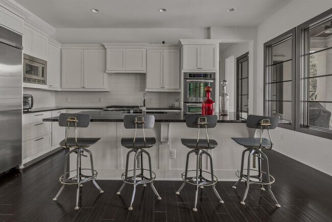 Building Photo - 4720 Rockcliff Rd