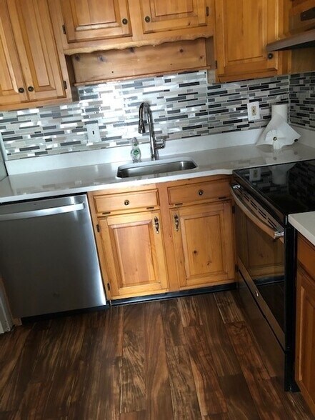 Kitchen - 804 Whitpain Hls
