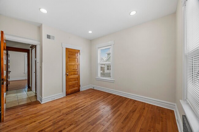 Building Photo - 287 Hornblower Ave