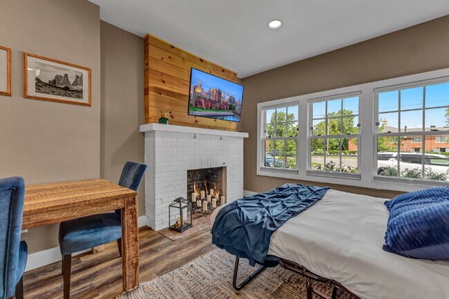Building Photo - Furnished 1-Bedroom Lower Apartment on Main St